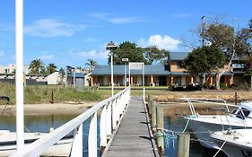 Lakeside Motel Waterfront